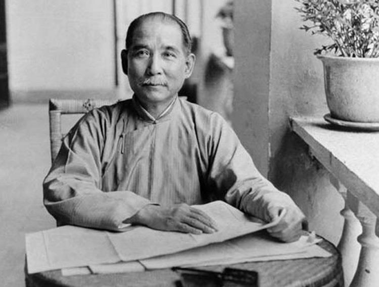 Am 12. November. Heute ist Sun Yat-sens Geburtstag.